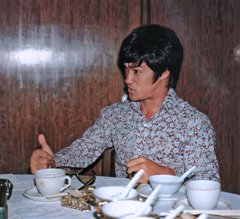 brucelee's tweet photo. Bruce in Hong Kong, 1971. https://t.co/PPF4tfSJwb