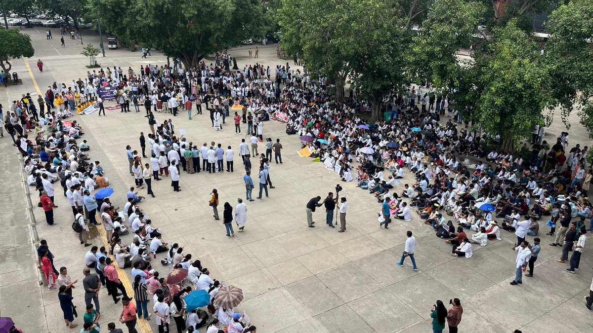 shimonakanwar tweet media