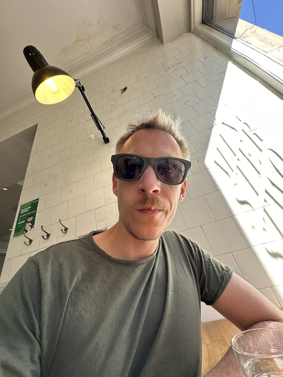 ShrimpCreative's tweet photo. The long-awaited Blender to Resolve series is gonna see the light of day soon! #b3d https://t.co/vxyBAi0Zfd