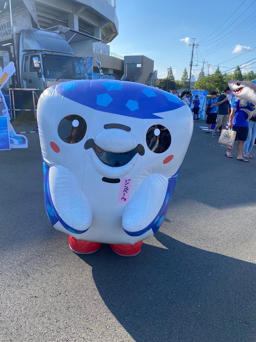 Koringo_jp's tweet image. ジンベーニョ、グリーティング中
#frontale #fcryukyu