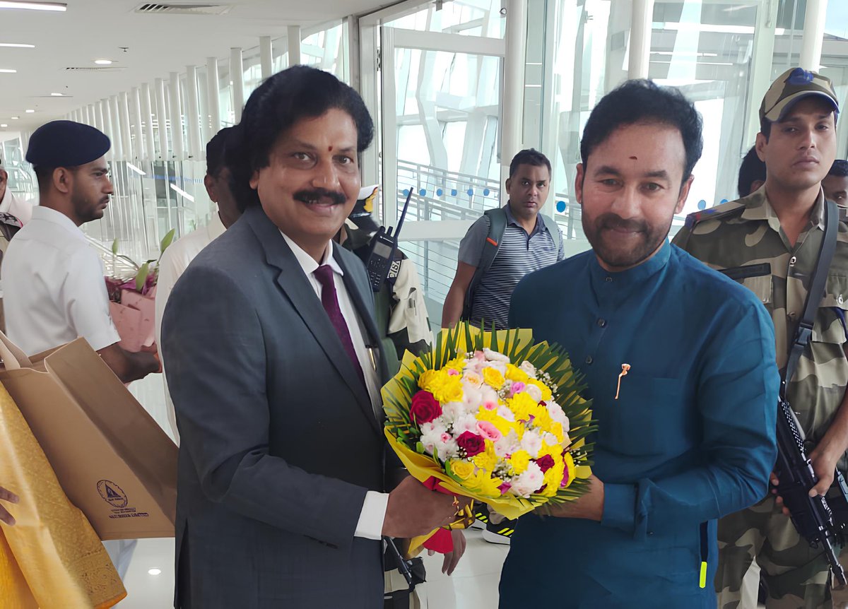 nlcindialimited's tweet photo. Shri. G. Kishan Reddy, Hon’ble Union Minister for Coal and Mines, Government of India was received by NLCIL's Chairman and Managing Director Shri. Prasanna Kumar Motupalli on 17.08.2024 at Chennai Airport.

#NLCIL https://t.co/pcChW5zbtH