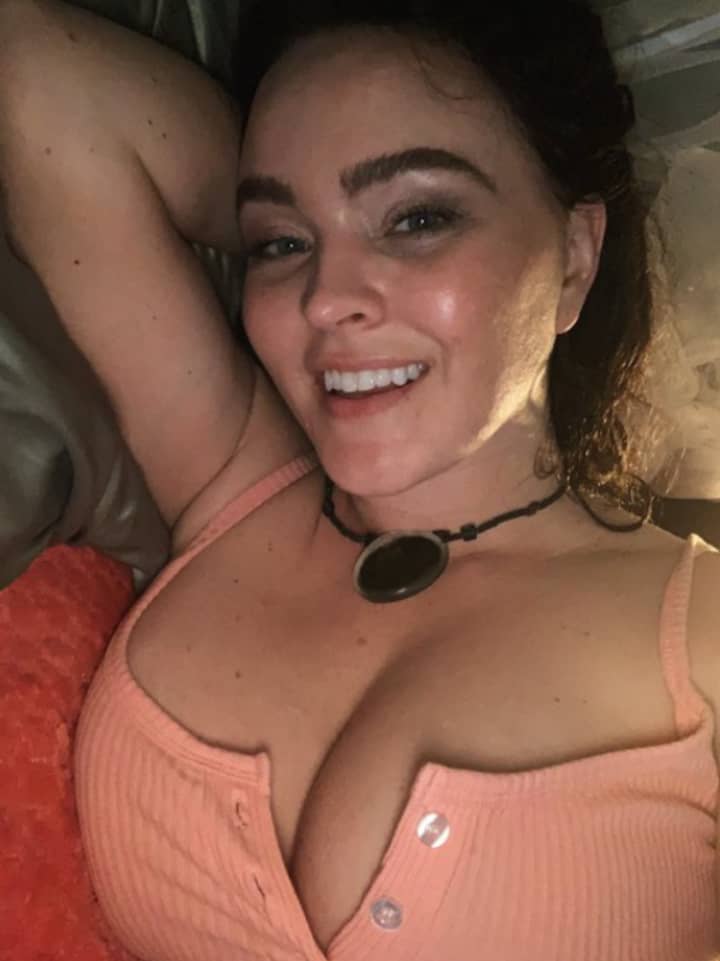 Good Day everyone stay bless and always smile 💋