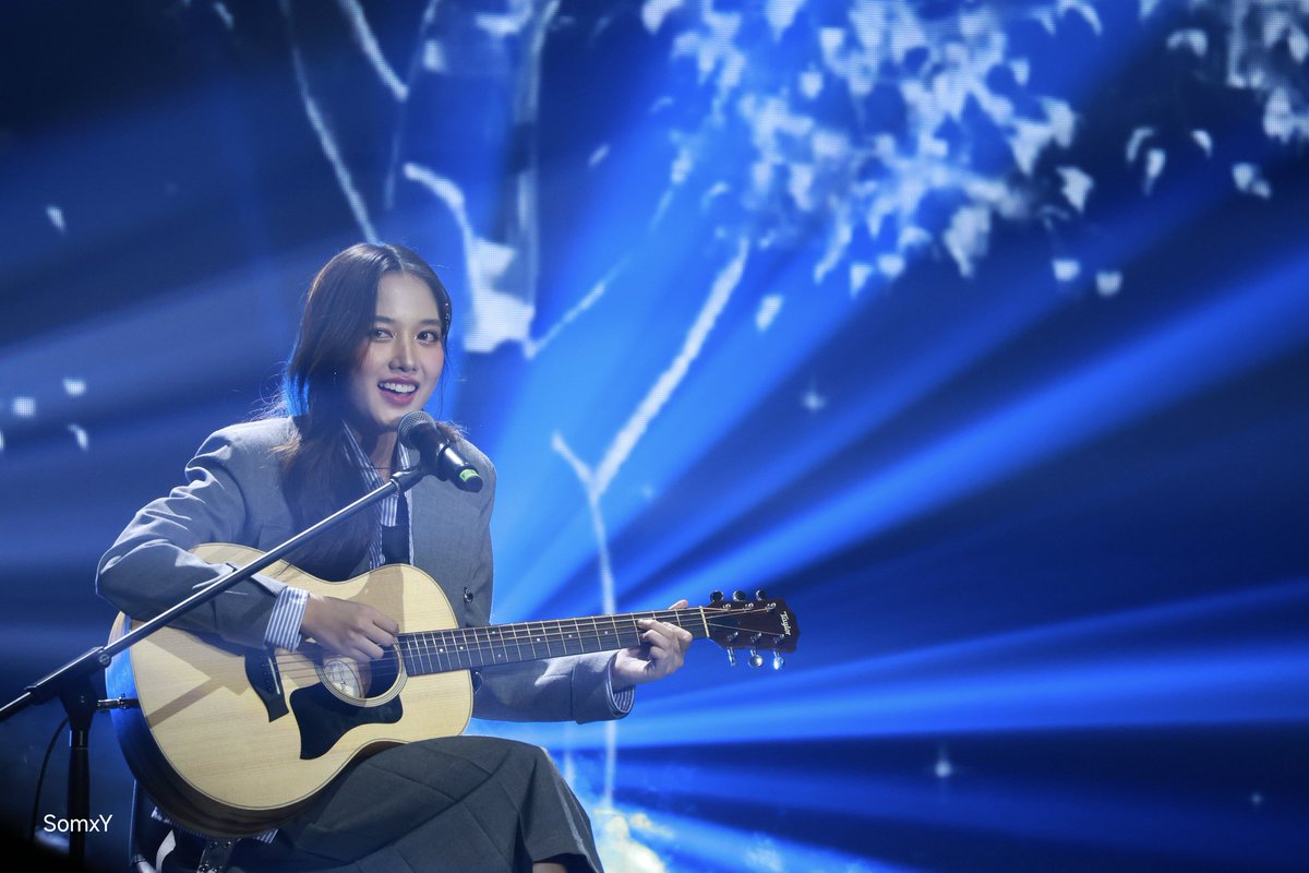 jamilagray_'s tweet photo. สาววายเป็น งง เม็ดเยอะอีกเรื่องนึง แต่เพลงนี้ตั้งใจเลือกมาเล่นเพื่อเอาใจแฟนคลับ หรือเอาใจแฟนครับกันแน่คะ เริ่มไม่แน่ใจละ มีอะไรอีกมั้ยที่ลืมบอก มีอะไรอีกมั้ยที่ลืมหลอก ก็พูดซะวันนี้เลยค่ะ เปิดตัวเอยใด จะได้แกล้งตกใจให้

THE FREENAIRY ORACLE
#HBD26thFreenSoloStage
#srchafreen https://t.co/cKGmYwsWmB