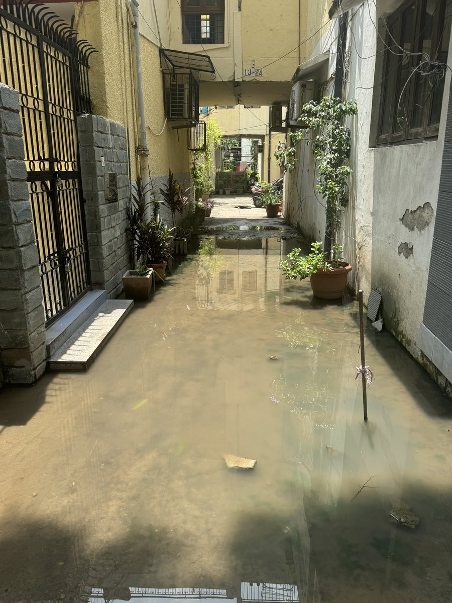 poonam29's tweet photo. Months of complaints to @MCD_Delhi &amp; this is the state of #GauravApartments in #Saket: uncovered, clogged, overflowing drains. We don’t need rains to face this hazard. Impossible to walk out &amp; a Health hazard. Anyone listening? @CMODelhi, we need action now! @PMOIndia @udaylal28 https://t.co/np8TUKsBYq