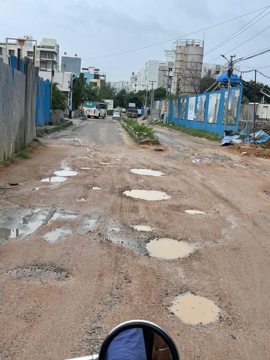 trinadh02's tweet photo. @revanth_anumula @GandhiArekapudi Dear concerned officers,the Manjeera pipeline road has been left in terrible condition.and HMWSSB are passing the blame,while vehicles are getting damaged and citizens rfacing frqnt accidents.plz see the condition of road surrounding at vasavi. https://t.co/7uLdtxmxll