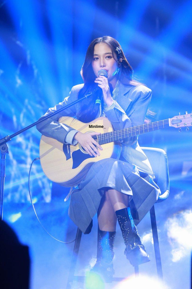 Minlime_'s tweet photo. The way she sings is really charming🫠

THE FREENAIRY ORACLE
#HBD26thFreenSoloStage ​​​
#srchafreen https://t.co/aU3twhTQCb