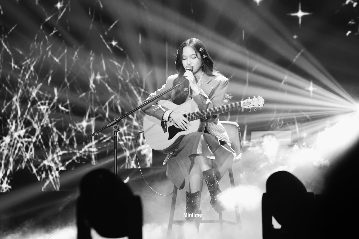 The way she sings is really charming🫠

THE FREENAIRY ORACLE
#HBD26thFreenSoloStage ​​​
#srchafreen