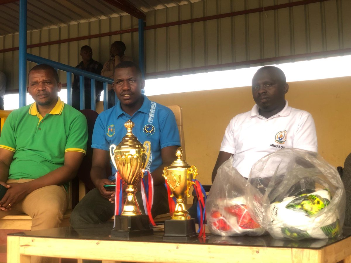 NycRutsiro's tweet photo. Nyuma y'ibikorwa by'imirimo y'amaboko itandukanye Urubyiruko rwakomereje kuri Stade ya #Bugabo mu mikino itandukanye no kwishimira ibimaze kugerwaho mu Iterambere ry'Urubyiruko nkuko Insanganyamatsiko y'uyu mwaka ibivuga @RwandaYouth @RutsiroDistrict @RwandaYouthArts @RwandaWest https://t.co/dCawxufEWi
