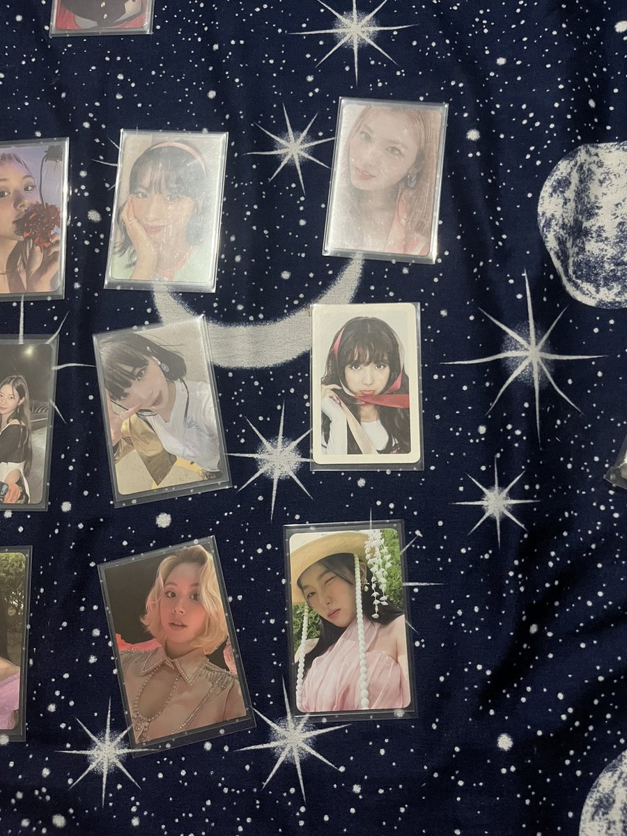 chaendlr's tweet photo. ic quitting sale ! will be selling for lower prices :) + albums na hindi napicturean, some tingi some sets https://t.co/swpwrvhBsp