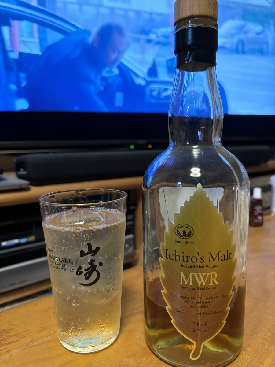 匂いはチョコって感じで味は熟した果実にビターでスパイシーって感じな気がします😊
独特な甘さもあってまじでうまい😋
自分はMWRとても大好きです😍
テースティングは一応ストレートで！飲むのはハイボールですが笑笑