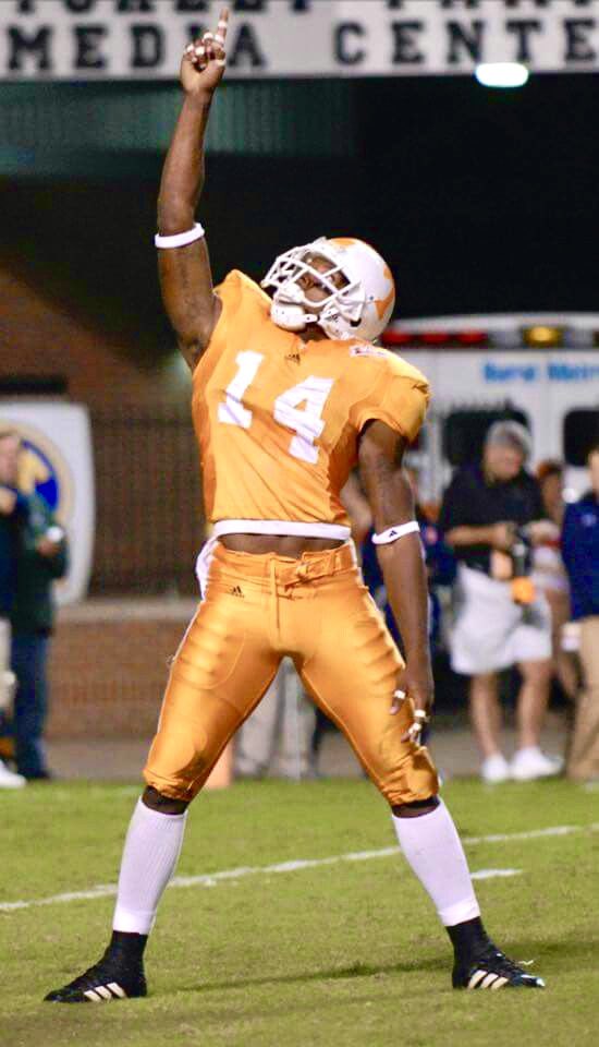Sherryl801's tweet photo. 14 Days until “It’s Football Time In Tennessee” 🍊🏈🧡 https://t.co/FAGV9xxlvX