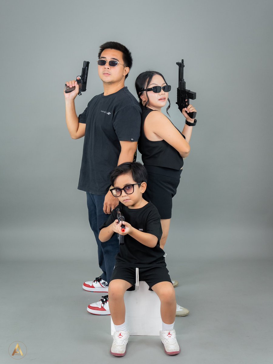 lilqueendeeexx's tweet photo. Boss up and never let them see you sweat. 🕶️🖤

💄: Capul Ubay Alexander
📸: Amaya Studios - Bayugan City https://t.co/2BvAnGcr6n