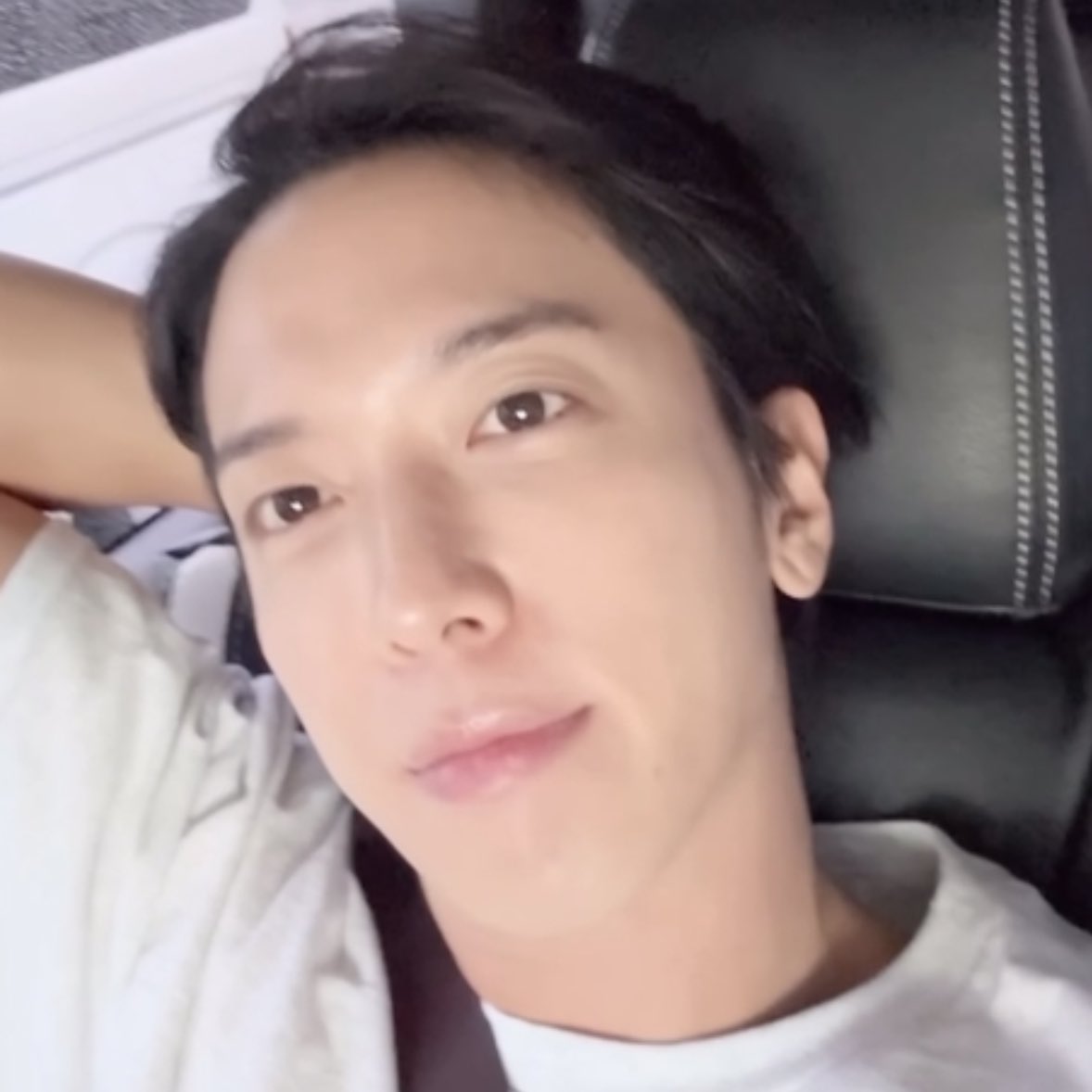 JYHfacelover's tweet photo. 죽 음 https://t.co/1qvCfIKv3C