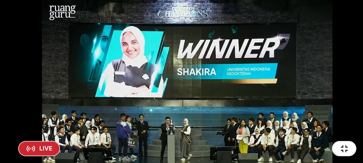 SHAKIRA DARI FKUI, JUARA CLASH OF CHAMPIONS BY RUANGGURU