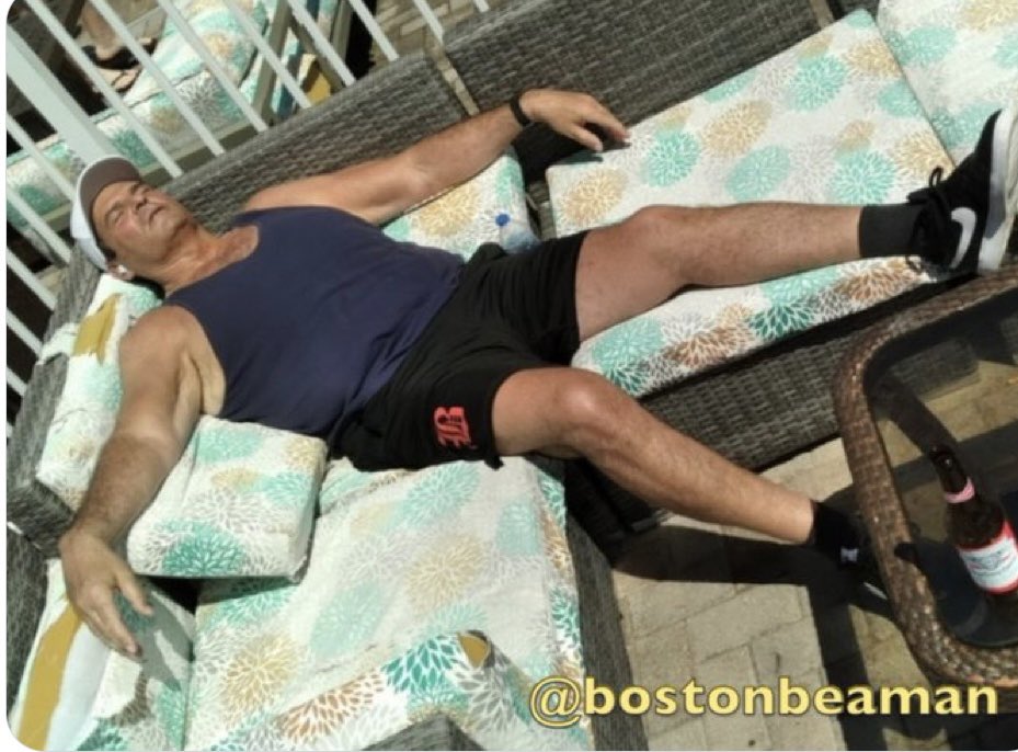 CANT AFFORD A VACATION?
GET SO WASTED
SO YOU DON’T KNOW
WHERE YOU ARE. 

BE A MAN