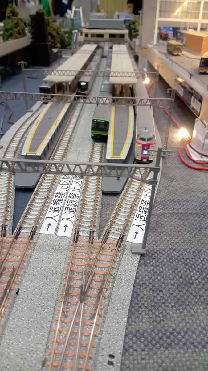 BellTreeRailway's tweet photo. #国際鉄道模型コンベンション 2日間お疲れ様でした!～↘↘。閉場後カクカクシカジカありましたが外食で心整理できました!。3日目最終日は #TNOS の運行は1時間の昼食休憩と車両交換中以外は連続で運行できると思いますのでお越し頂ける時を心よりお待ちしております🙇 https://t.co/w1MtRbh8JB