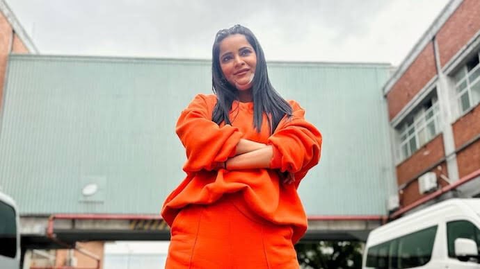 SherniArchana's tweet photo. Khudse Bane Lala Isliye, Zindagi Me Fikat Nahi Hai..🔥🔥
#ArchanaGautam #Emiway #EmiwayBantai #ArchanaKeAngare #Bantai #company #King #KingOfTheStreets #BiggBoss #KKK14 #rapper #Rap https://t.co/E3cfZXbtMP