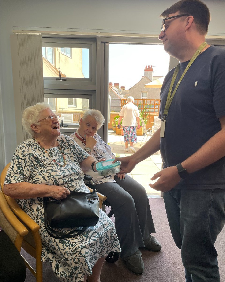 ClwydAlyn's tweet photo. A big well done to resident at Gorwel Newydd, Rhyl who held a fundraising event and managed to raise £155 for St Kentigern Hospice 👏.

#raisingmoney #kindness @StKentigern https://t.co/yZXaXwRXvy