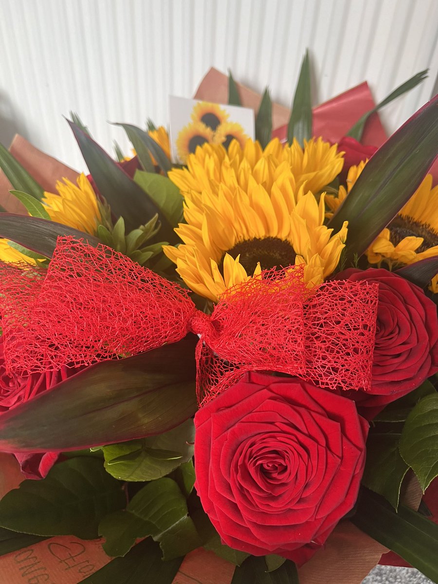 Emma Louise tweet media