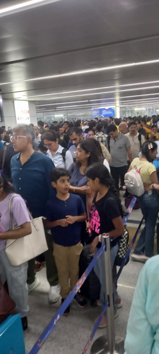 Delhi T3 at 3.30pm. Totally overcrowded and painfully slow security check. People are missing flights in dozens. Airport has to manage this better <a href="/DGCAIndia/">DGCA</a> <a href="/JM_Scindia/">Jyotiraditya M. Scindia</a>