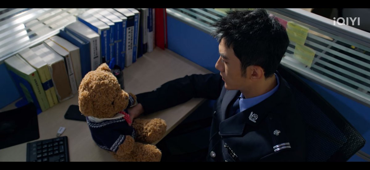 panglala5's tweet photo. 👮🏻♀️บทจ้าวชาง เป็นตำรวจที่หล่อและฉลาดมาก ใจเย็น ค่อนข้าง Introvert ดื้อด้วยนะ บ้างทีก็แปลกๆ 😆พี่เหยาแสดงได้ดีมาก นี่ชอบซีนที่พี่ร้องไห้เพราะสับสนในตัวเองมันดูอึดอัดดีอะ
#เซียวซุ่นเหยา #TheNeighbors https://t.co/Uxt8Ry2dPH