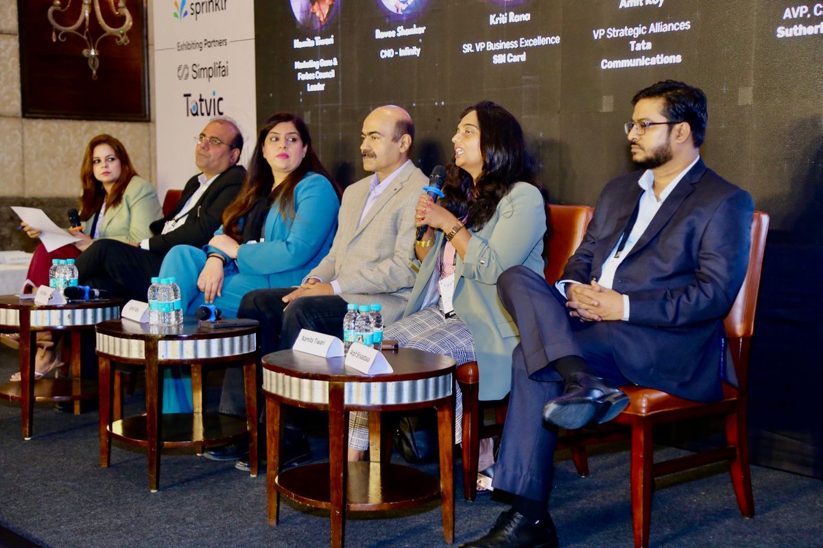 namitatiwari's tweet photo. "If you don't value your #customer, someone else certainly will."🌟 Enthralled to have been the Chief Guest and a Panel member at the recent #CustomerExperience  Event #CXFusionSummit organised by Tech Network Summit  last week. #CustomerisKing #KnowyourCustomer #B2B2C #CX https://t.co/BjZZ6jdD8S