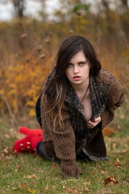 I want to do a very dominant shoot (me modeling). Would be TFP and EXTREAMLY limited since I no longer