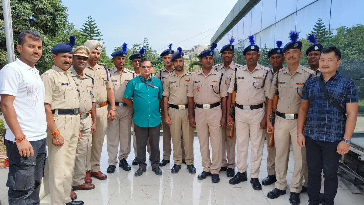 dev63's tweet image. Celebrating 15 August with CRPF in the office