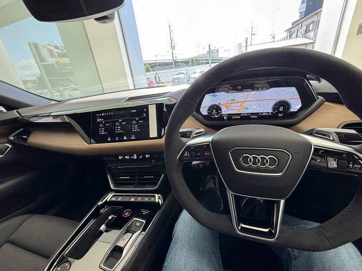 洗車ついでにeTRON-GT(1,700万😳)を運転させて貰った🚗 ³₃
流石に買えません😇😇