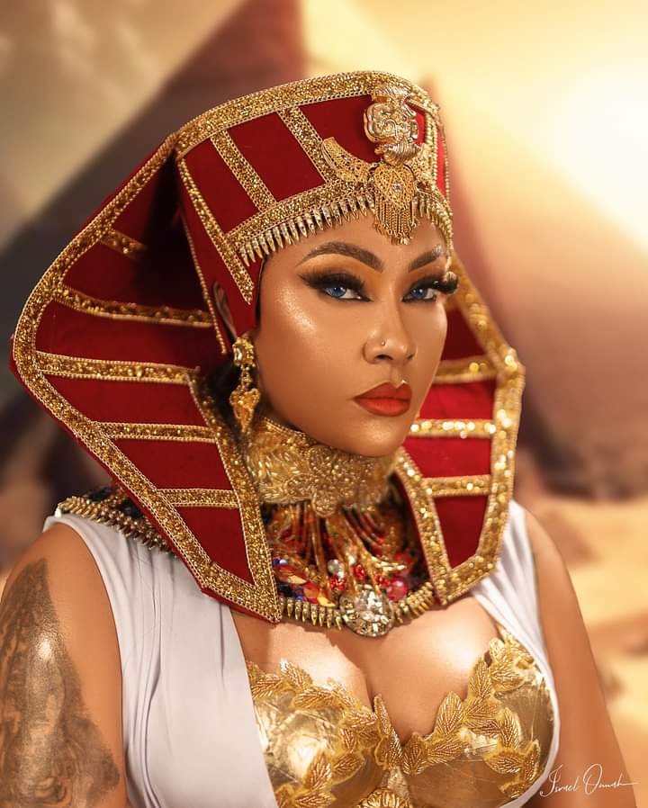 trendingblog247's tweet photo. #FireDeyBody is trending because Nollywood actress and singer Angel Okorie, has dropped a new single titled "Fire Dey Body''.
Netizens have declared that the song is as hot as the title.
HN
See more on https://t.co/QkrqQ7JGKb https://t.co/I2lJma7Blo
