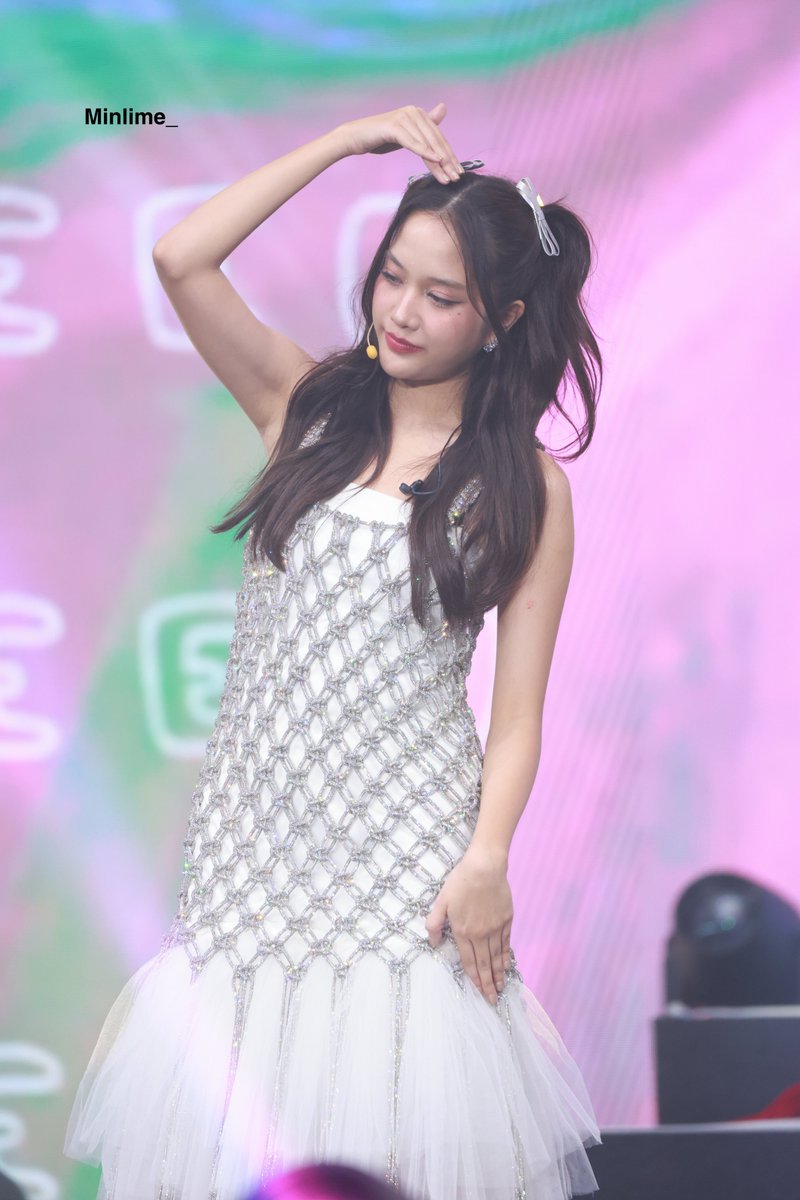 How can she be so cute🫠🫶🏻

THE FREENAIRY ORACLE #HBD26thFreenSoloStage ​​​
#srchafreen