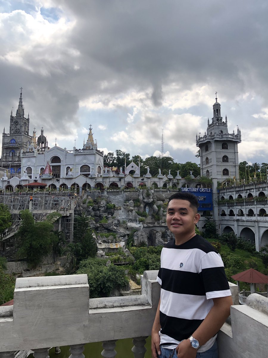 Francisssk's tweet photo. SIMALA CEBU❤️ https://t.co/0I2DgNGwTZ