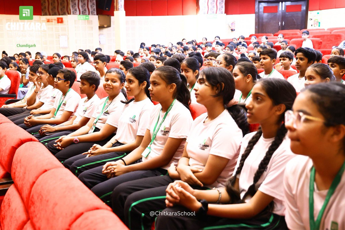 chitkara_school's tweet image. Engaging session on eye health titled, “Better Eye Health” for grades 5 and 6 highlights the importance of vision care at Chitkara International School

-
#CIS #sesssion #doctorsession #learning #knowledge #eyehealth #healthcare #eyes #studentsession #ChitkaraInternationalSchool