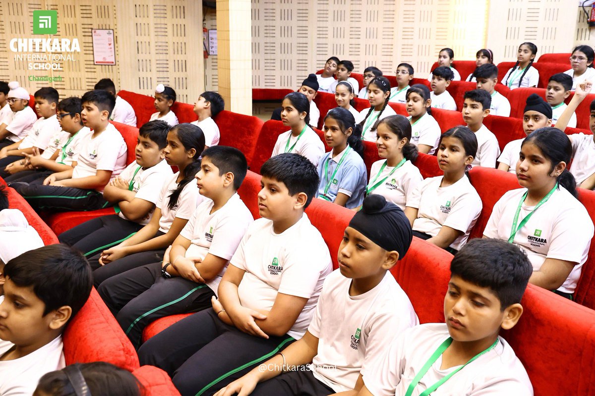 chitkara_school's tweet image. Engaging session on eye health titled, “Better Eye Health” for grades 5 and 6 highlights the importance of vision care at Chitkara International School

-
#CIS #sesssion #doctorsession #learning #knowledge #eyehealth #healthcare #eyes #studentsession #ChitkaraInternationalSchool