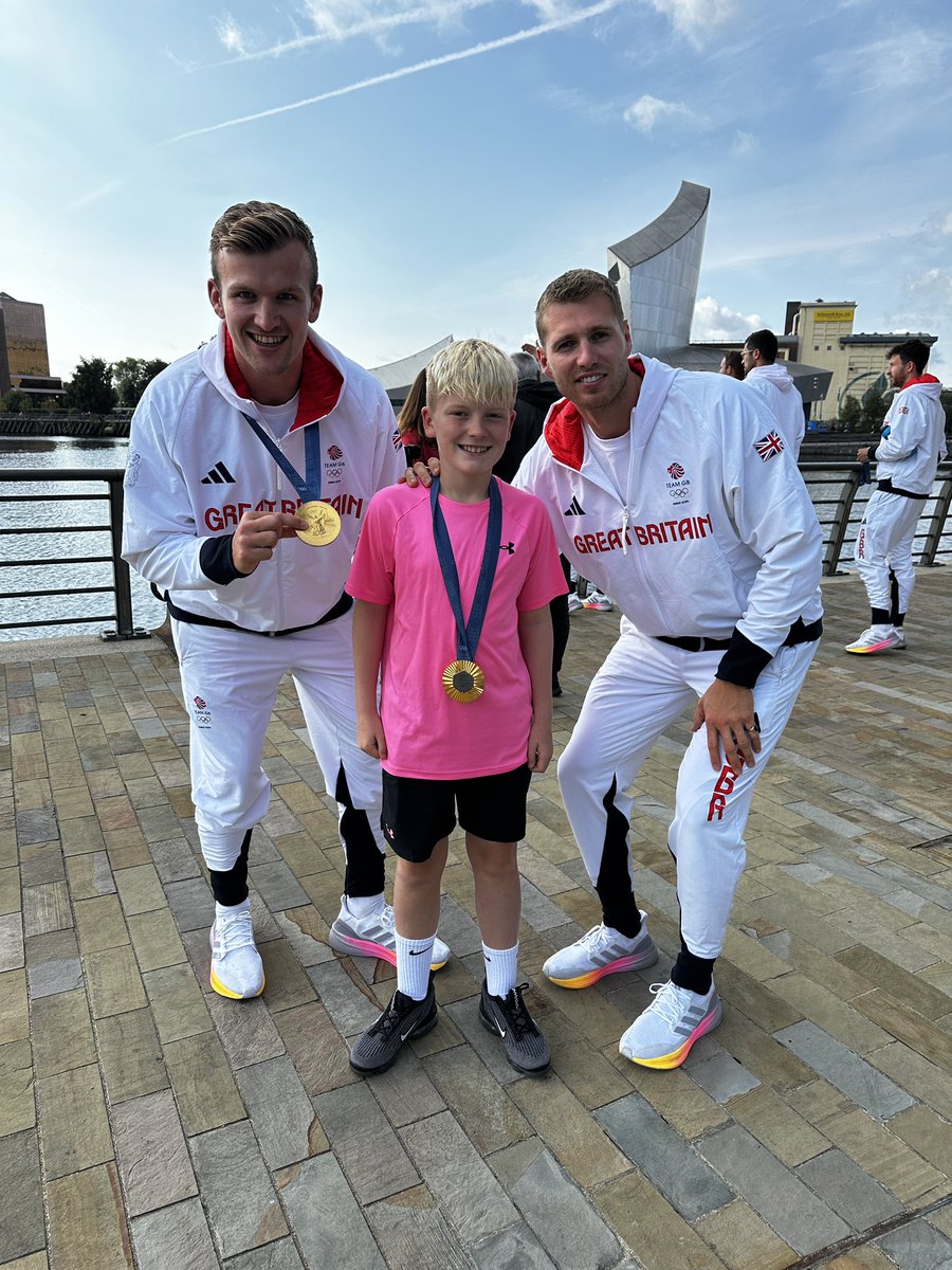 Benjiballer5's tweet photo. Winners assemble 🥇 Just met the @TeamGB rowing Gold medalists. Those medals are heavy. Well done lads #olympics #teamgb #rowing #goldmedal #winners https://t.co/5Qz9X3rDYb