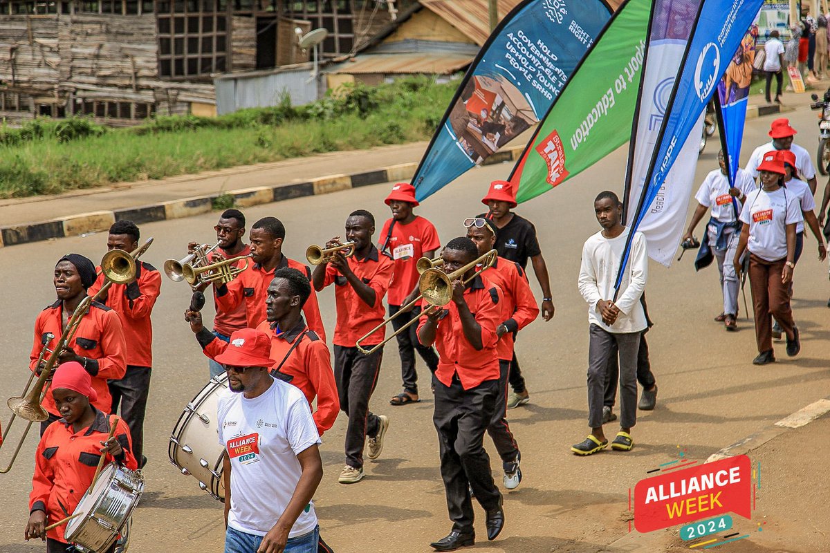 MwizaSophy's tweet photo. The last day of the #AllianceWeek24 started with a March of vibrant young people in Fort Portal City heading Boma Grounds where the grand ceremony was to be held. #SRHR4All https://t.co/atAM3f0i78