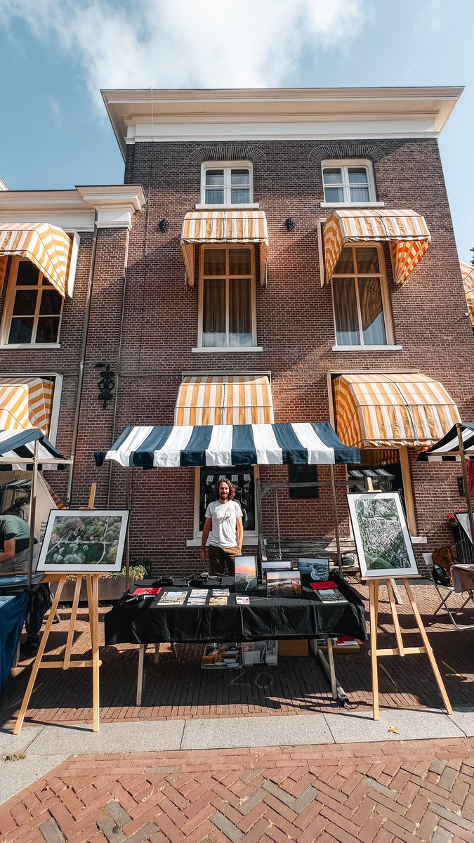 Montmartre aan de Rijn 11:00-16:00 <a href="/HoteldeWereld/">Hotel de Wereld</a> 🇫🇷