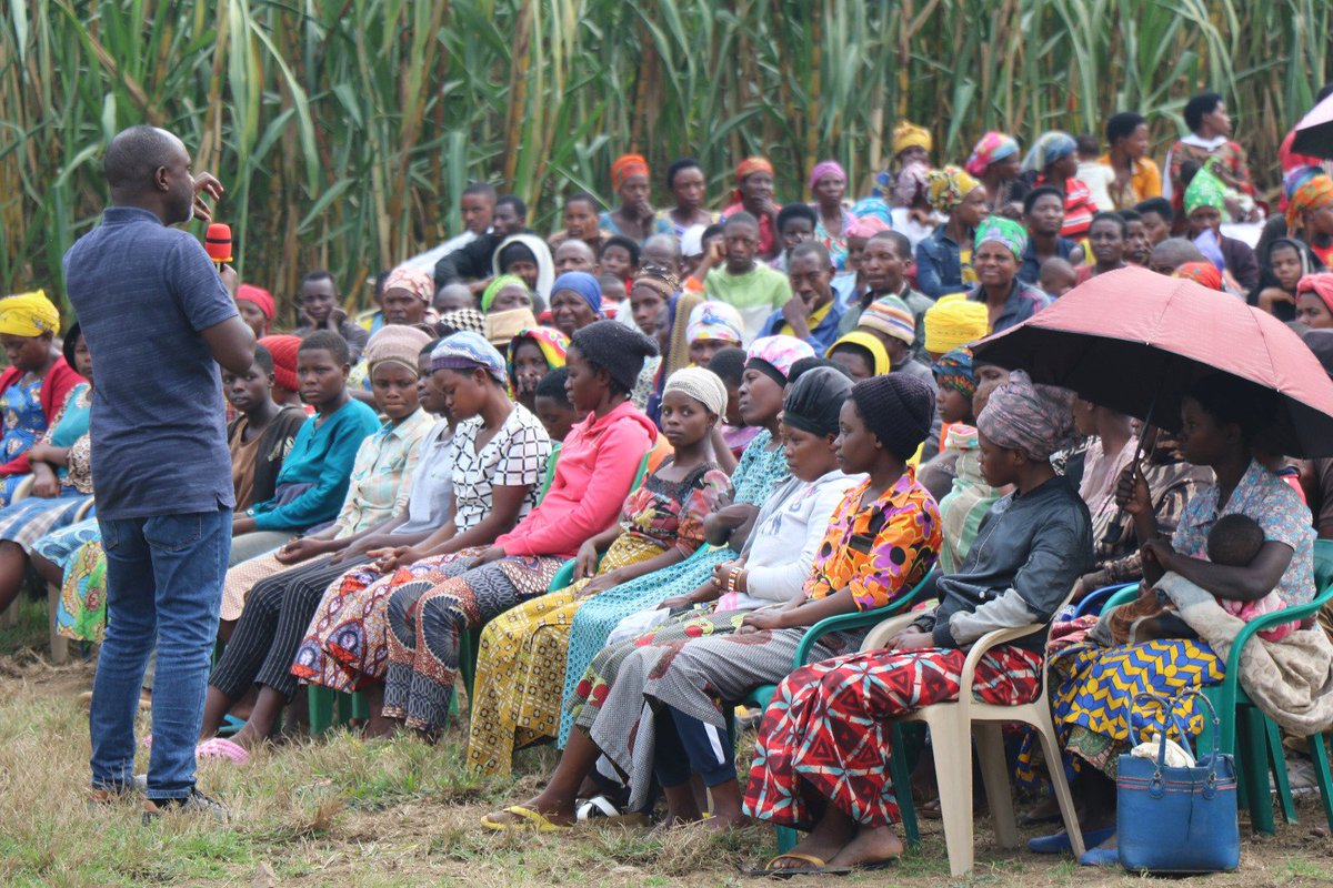 Nyamasheke's tweet photo. Nyuma y’Umuganda hakomeje ibirori byo kwishimira ibyagezweho n'urubyiruko. Insanganyamatsiko: "Ikoranabuhanga, inzira y'iteramberr rirambye" 2/2
@RwandaYouthArts
@RwandaWest @RwandaLocalGov https://t.co/q0NthUEiww