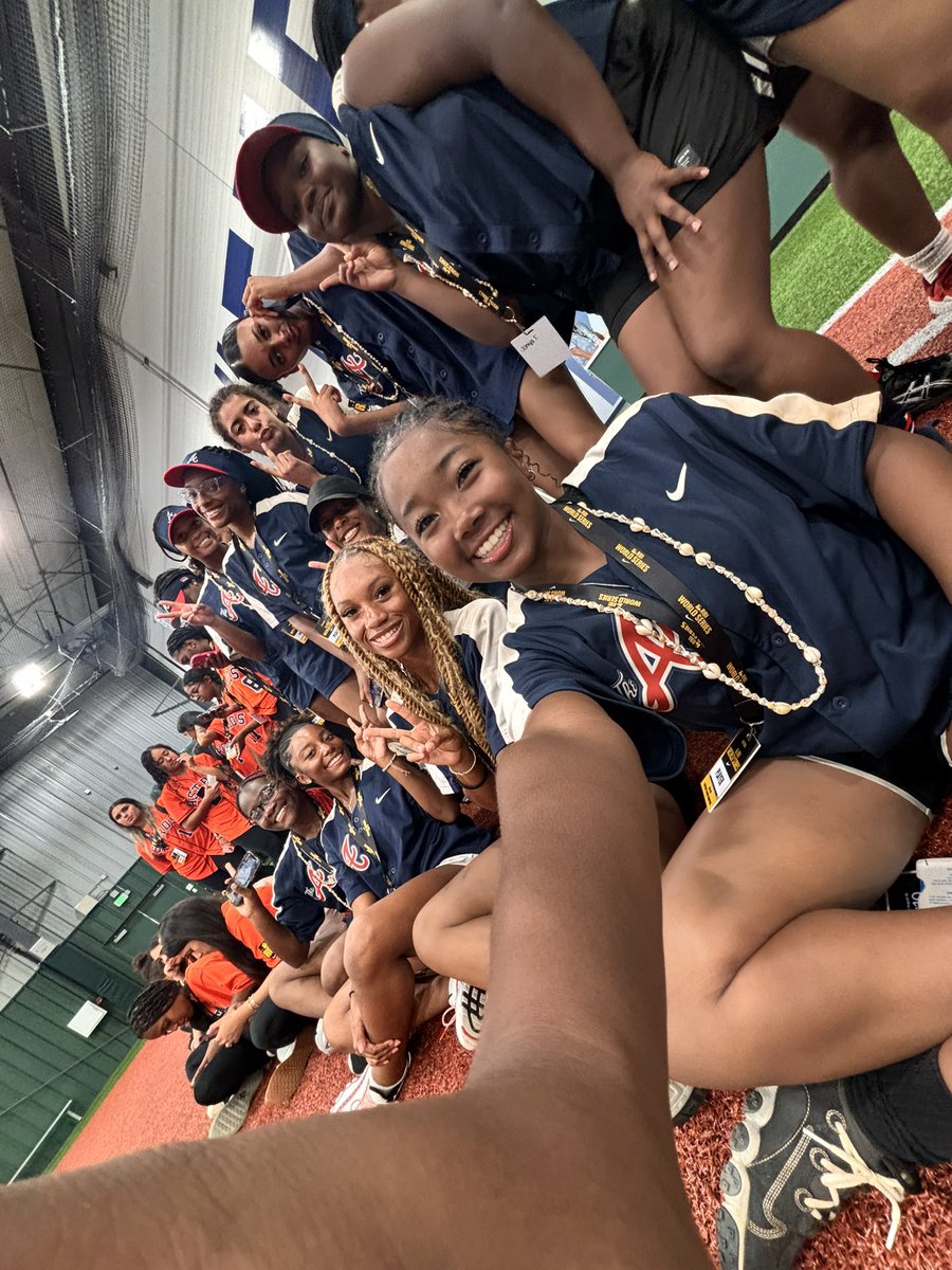 Kenidi Johnson tweet media