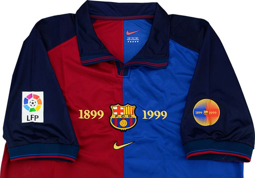 🍀#SORTEO | Con motivo del Valencia - Barcelona de esta noche os traemos a chés y culés un sorteo retro que no vais a olvidar

💣Camiseta VCF Senyera 2004 o Camiseta FCB Centenario 1999 (A elegir)

Requisitos:
✅Seguir a <a href="/SLDeporte/">La SuperLiga</a> 
🔄Dar RT + Acertar el resultado en comentarios