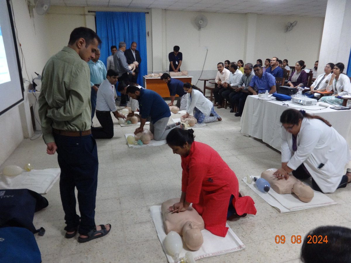 MeUPGovt's tweet photo. The Department of Anaesthesia successfully hosted an AHA BLS/ACLS workshop for 100 postgraduate residents, featuring national and international faculty. The event was inaugurated by Principal Professor Ram Kumar Jaiswal in Baba Raghav Das Medical College, Gorakhpur.

#MeUP #MedicalEducation #Healthcare #Gorakhpur