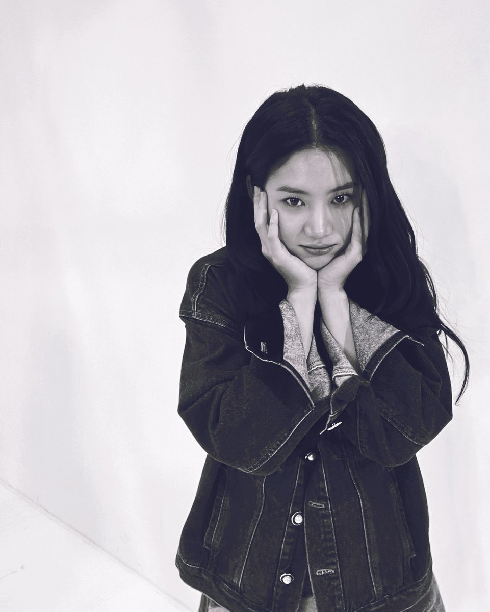 DanirmaIa's tweet photo. @outer_cosmo ᅠ

:   Tolong angkut saya, pengguna rupa Park Juhyun!

ᅠ https://t.co/JbuPgBtcNE