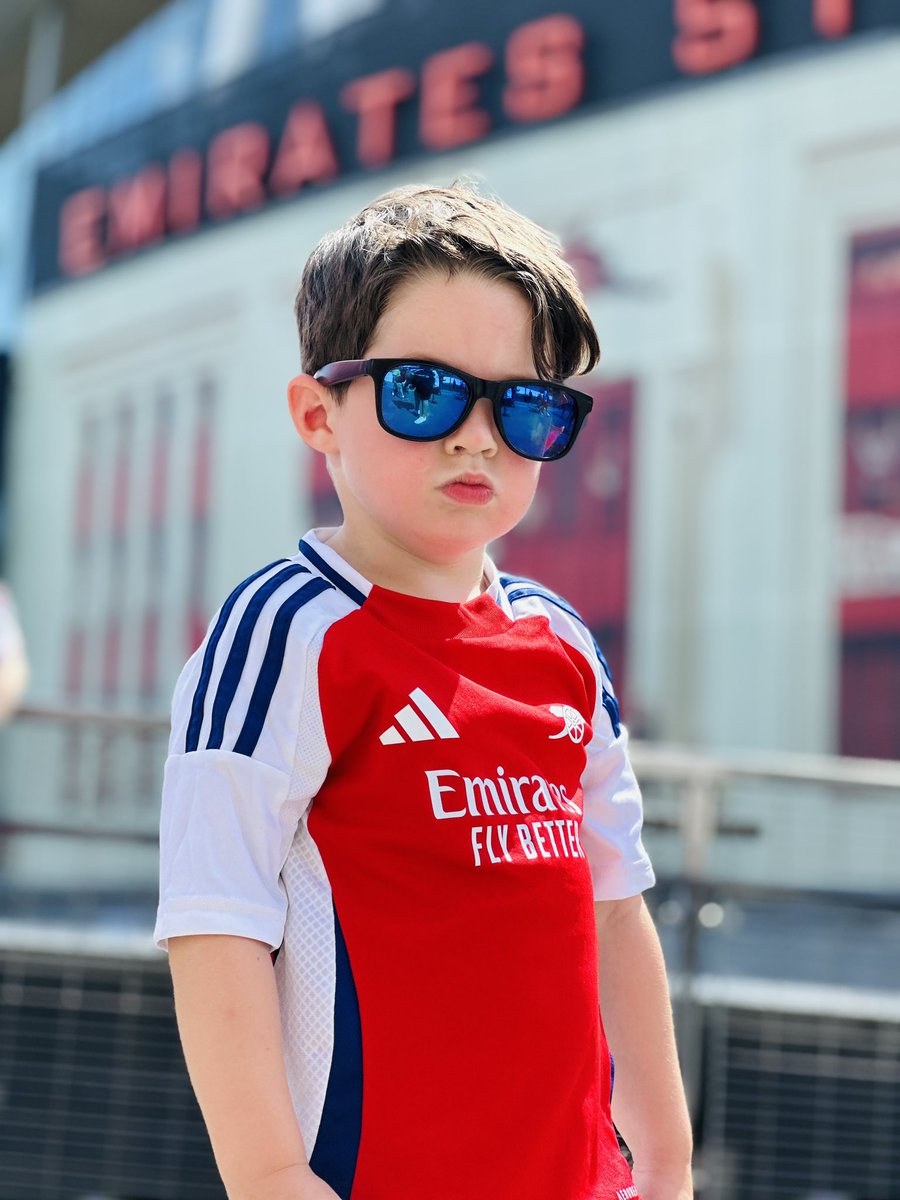 afcMack's tweet photo. My 4 year old giving me his ‘Big Game Vibes’ last week at the Lyon game- want all of this energy today as WE BACK BABY!

#afc #UTA #COYG #PLReturns #LetsGo https://t.co/lBAxYFzpIs