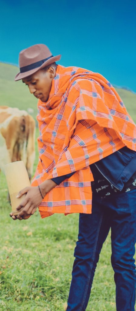 MJackarlo's tweet photo. Amata yose namwe ariko aryoshwa nibiganza byumukamyi🥂🤗
#ntukarambirwe gukamira uwo
#ntukiratane icyowasanze
#wibaho wemeza
#hindura amateka nibihe nzakomeza nkunde
@sigartrwanda @ubuhanziRw @juniorrumaga #Ibyanzu. https://t.co/GgSYUW8Ynm