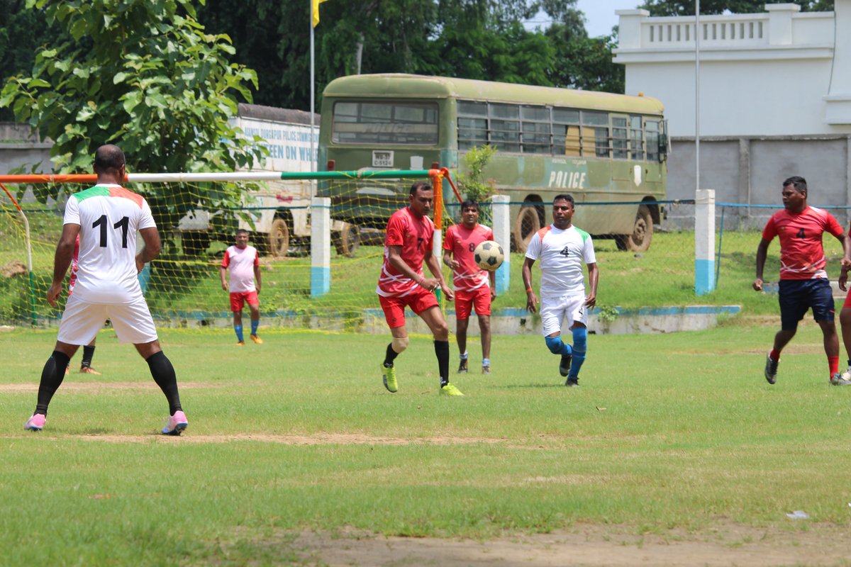 Cpadpc's tweet image. 𝐈𝐍𝐓𝐄𝐑-𝐙𝐎𝐍𝐄 𝐅𝐎𝐎𝐓𝐁𝐀𝐋𝐋 𝐓𝐎𝐔𝐑𝐍𝐀𝐌𝐄𝐍𝐓 (𝐃𝐀𝐘 – 𝐈𝐈)

2nd Day Inter-Zone Football Tournament organized by the Asansol Durgapur Police Commissionerate at Asansol Police Lines.

#FootballTournament
#ADPC @WBPolice