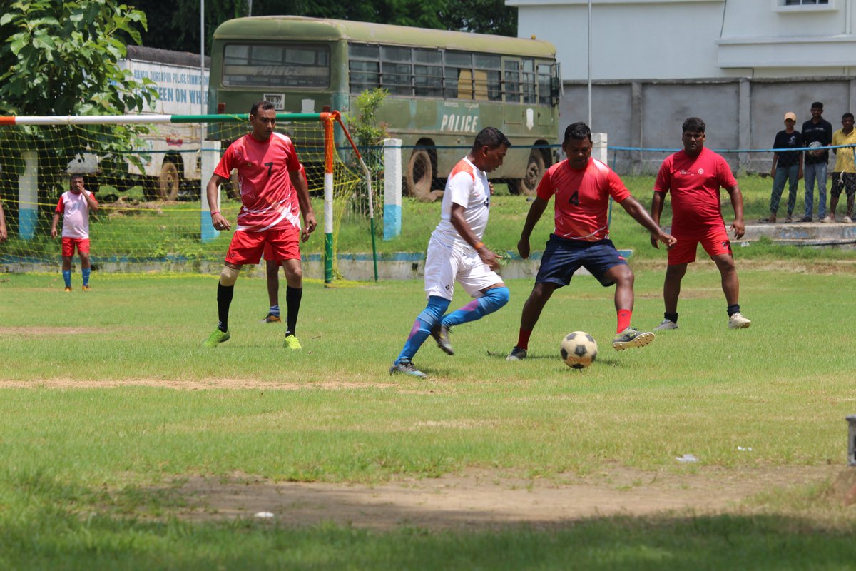 Cpadpc's tweet image. 𝐈𝐍𝐓𝐄𝐑-𝐙𝐎𝐍𝐄 𝐅𝐎𝐎𝐓𝐁𝐀𝐋𝐋 𝐓𝐎𝐔𝐑𝐍𝐀𝐌𝐄𝐍𝐓 (𝐃𝐀𝐘 – 𝐈𝐈)

2nd Day Inter-Zone Football Tournament organized by the Asansol Durgapur Police Commissionerate at Asansol Police Lines.

#FootballTournament
#ADPC @WBPolice