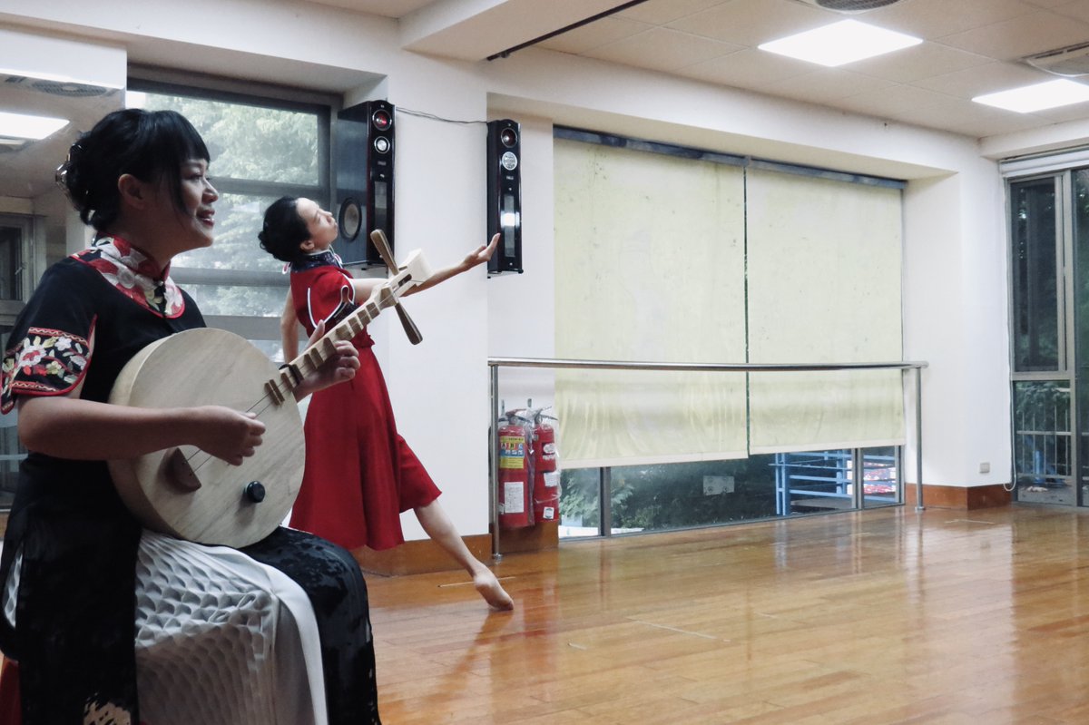 多謝朋友熱情支持，海湧號Hái-éng Hō
OPENTIX網路平台下晡15：30場，已經滿--ah！📷
靚舞集Satsangdance 下晡15：30場，閣有"3張"紙本優待票，歡迎來thiⁿ表單登記
forms.gle/9w3wjJ1dqKANC5…
暗時20：00場好空鬥相報koh有名額，8/17（六）前，歡迎chià OPENTIX網路平台繼續登記--喔！