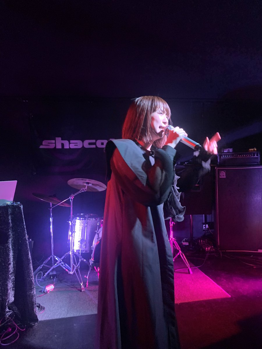 Nickmin11's tweet image. DEKILUCO観るならやっぱりライブハウスだなー！めっちゃカッコいい！
#DEKILUCO
#NOWORNEVER
#shacotan