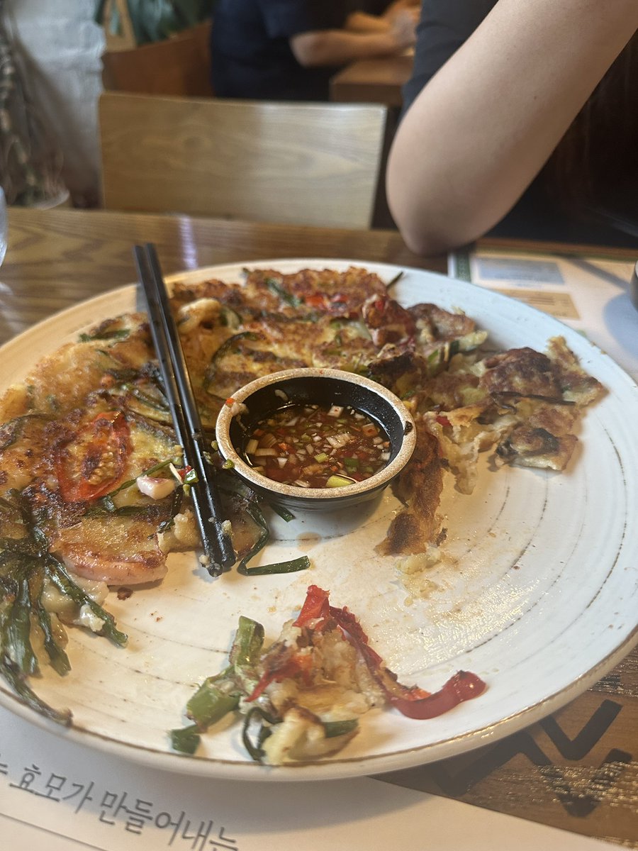 토요일! 막걸리 파전에 마시러 왓슴니다
즐거운 주말되세여