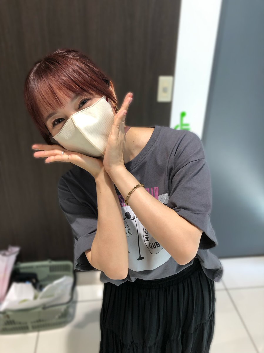 ダイナム金町女性店員画像